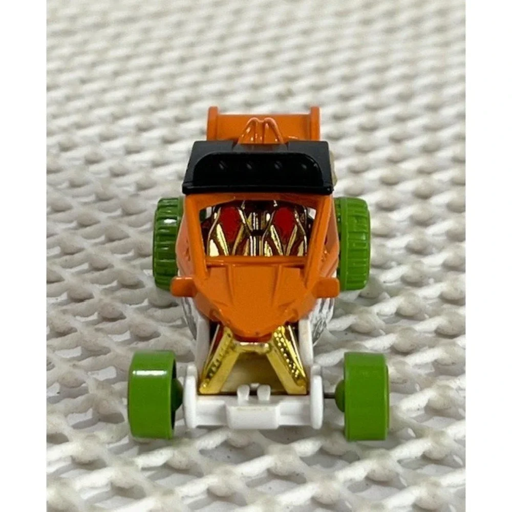 HOT‎ WHEELS DUNE IT UP #12 ORANGE  & WHITE 1:64 CAR W GREEN WHEELS EUC